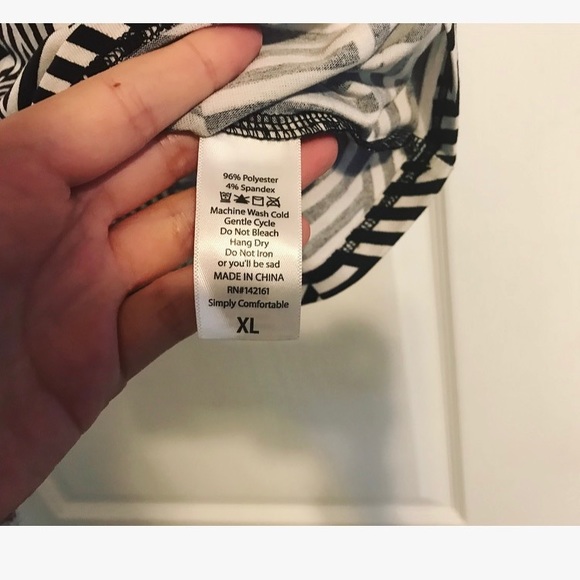 NWT LulaRoe Gigi Shirt - Picture 5 of 7